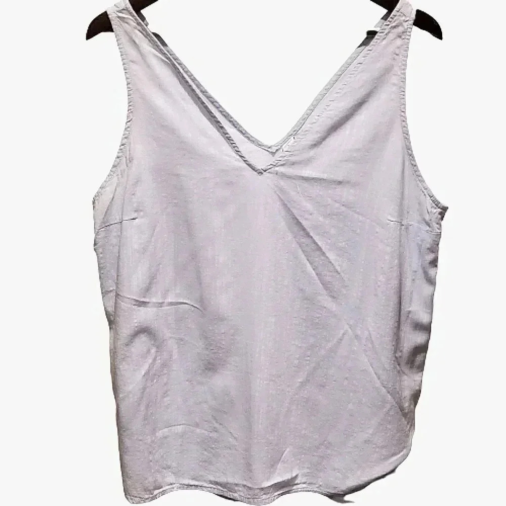 Kiup light blue v neck tank Size Large